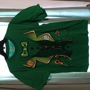 St. Patrick's Shirt.  Size Medium.   L1